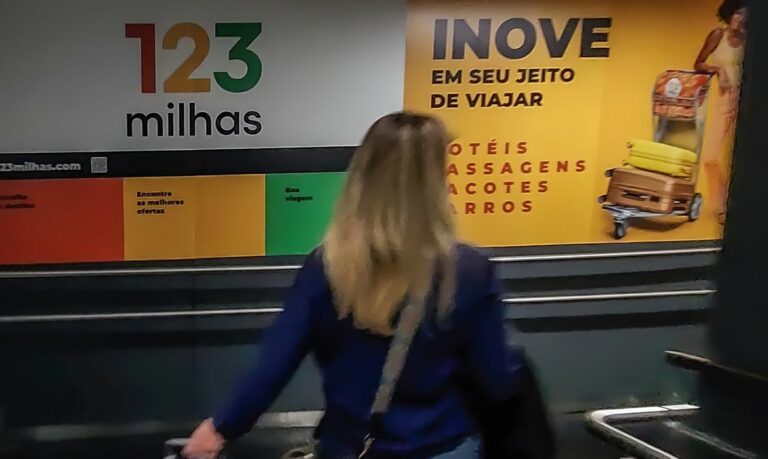 Justiça suspende cobranças de parcelas da 123milhas no cartão de crédito