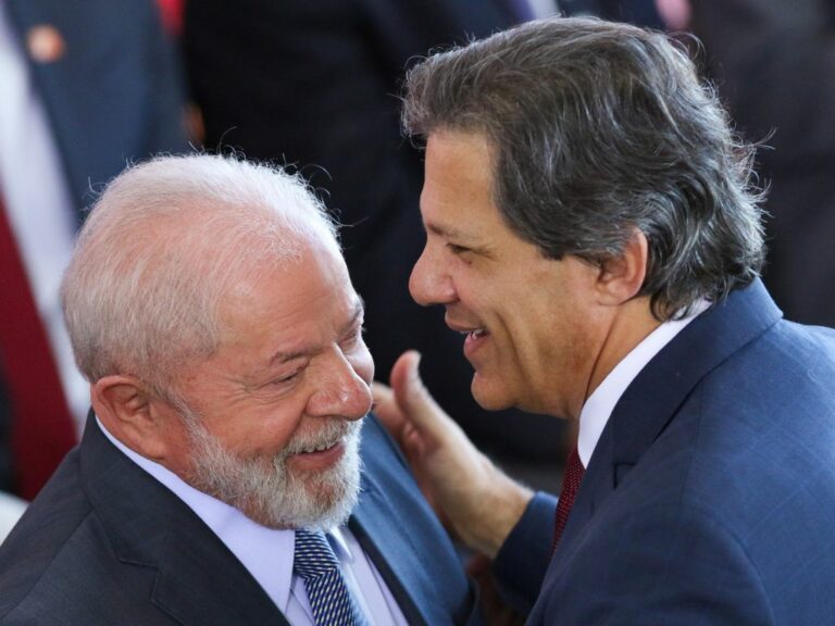 Lula reforça promessa de isenção de IR até R$ 5 mil, mas reconhece ser difícil