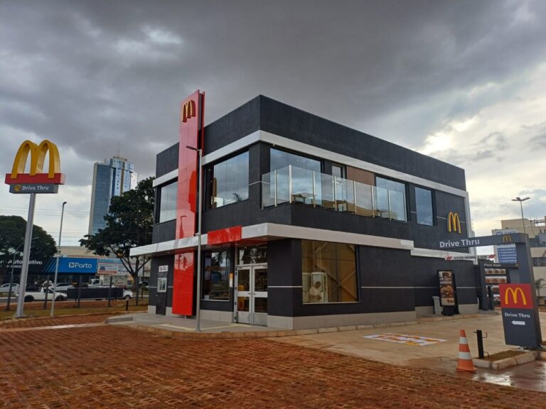 McDonald’s supera previsão de lucro no 4º trimestre, mas vendas de mesmas lojas decepcionam