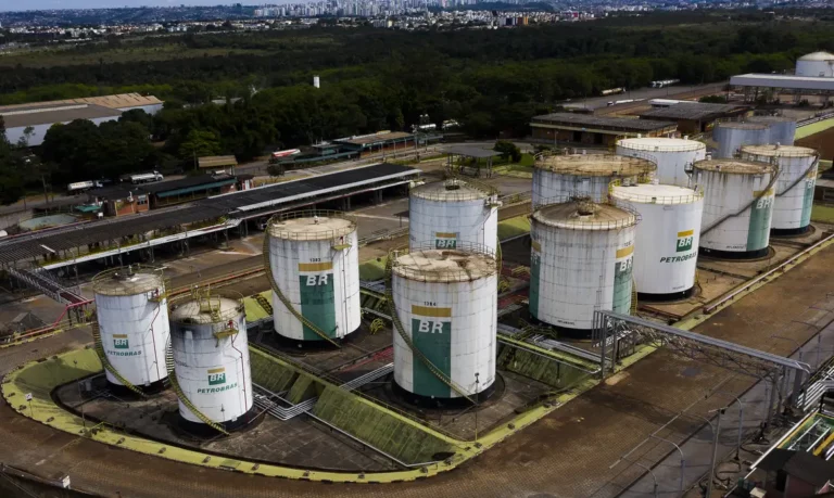 Puxada pela Petrobras, produção de petróleo e gás do País cai 1,8% em janeiro ante dezembro