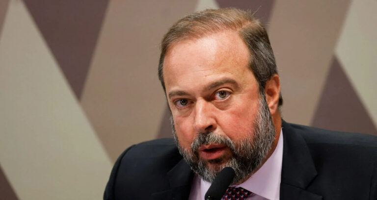 Silveira se reúne com indicada à Petrobras horas após demissão de Prates