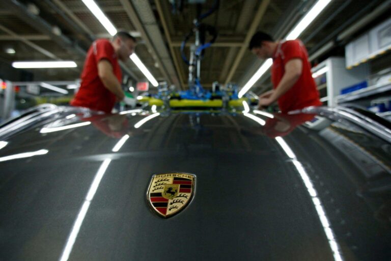 Porsche entra em campo para salvar fabricante de baterias