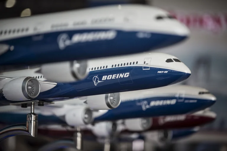 Para fugir de turbulência financeira, Boeing recorre a US$ 19 bi de investidores em follow-on